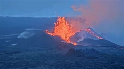 Live feed from the eruption